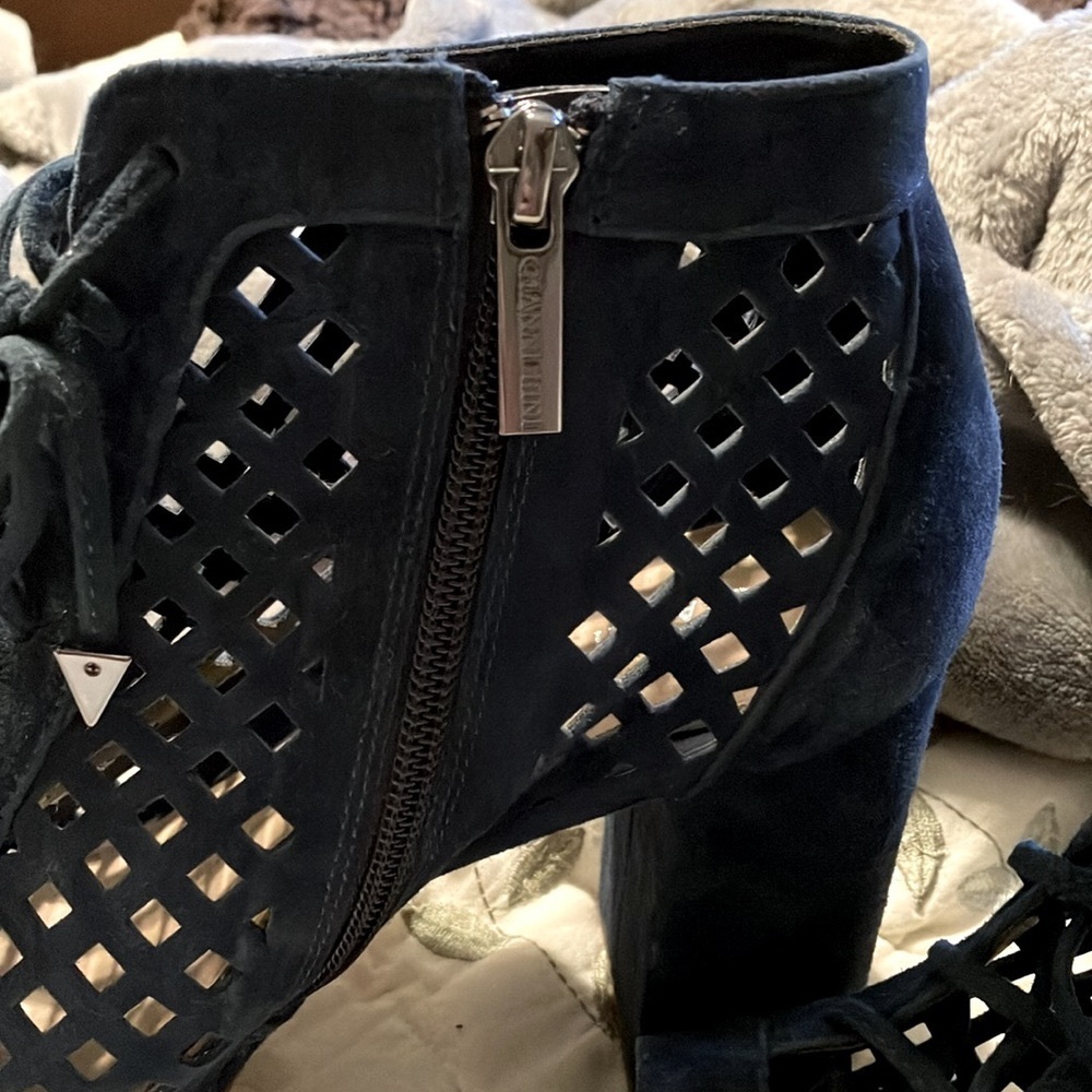 2/$40 Navy Blue Lace-Up Block Heels Open Toe Inside Heavy Duty Zipper Sz 9.5M - Picture 8 of 10